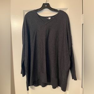 Charcoal Grey V-neck Sweater | Women's Medium